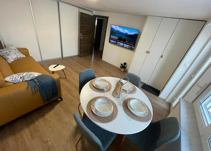 Home-in Apartma شقة *