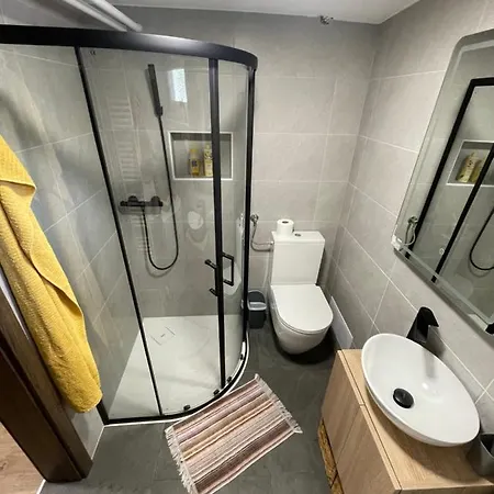 Home-in Apartma דירה